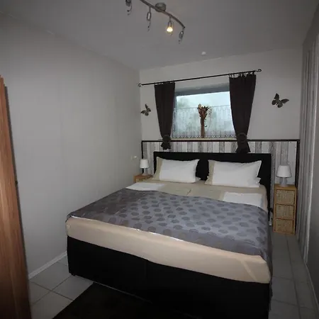 Apartmán Haus Abbi, Mit Schwimmbad